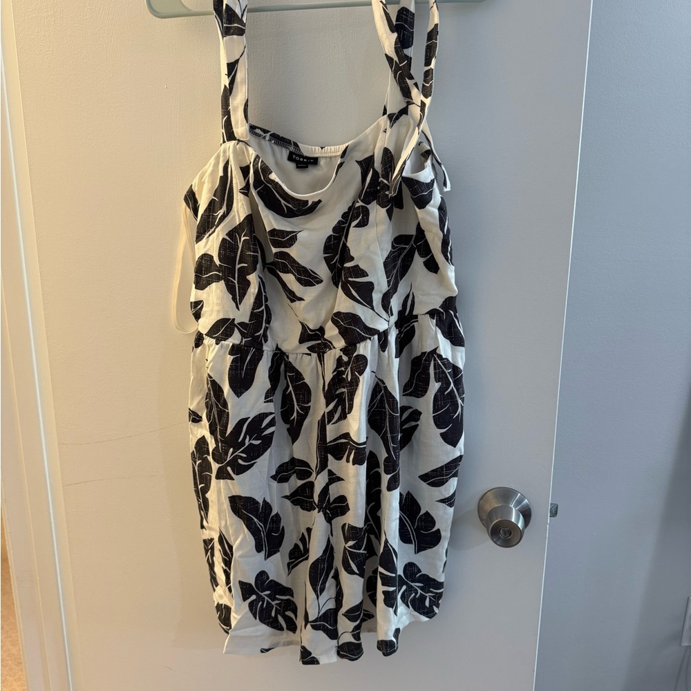 Torrid Black and White Leaf Print Romper
